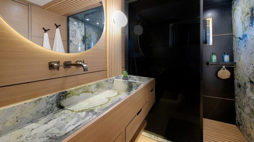 Yacht Cabin Amazonia																						 Bathroom								 Amazonia							
														